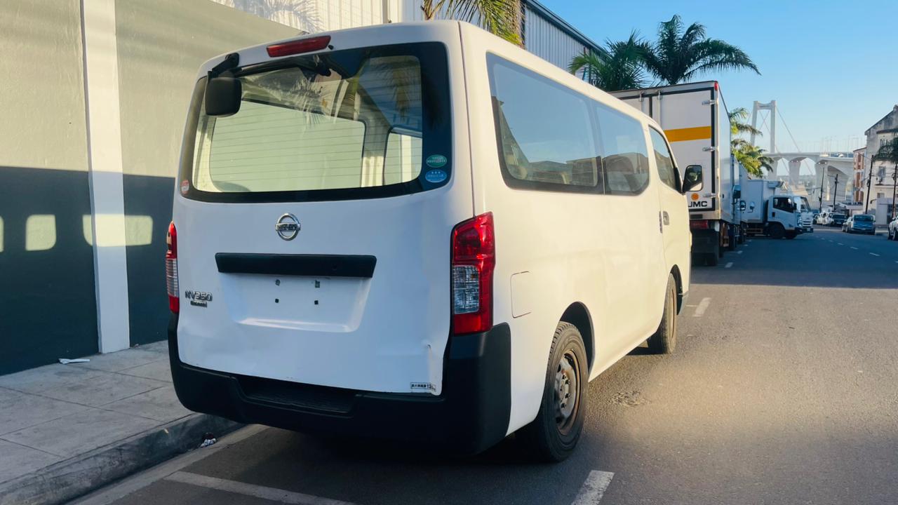 Nissan Caravan 2014